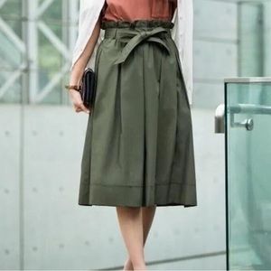 Uniqlo High Waist Belted Front Bow Flare Pleated Paperbag Midi Skirt tan